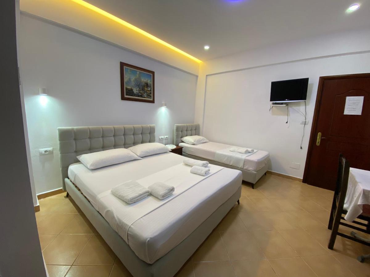 קסאמיל Eraldo Brahimi Apartaments מראה חיצוני תמונה