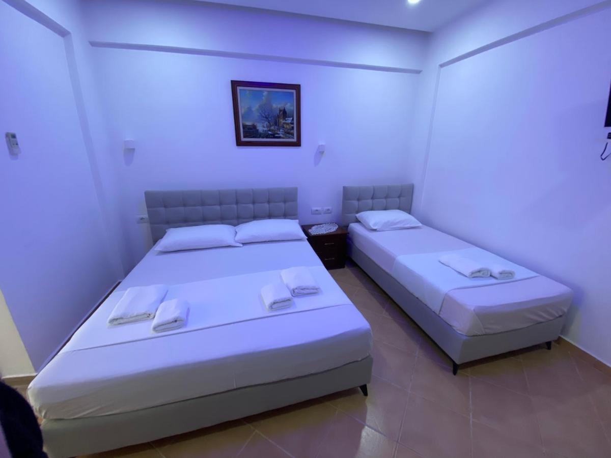 קסאמיל Eraldo Brahimi Apartaments מראה חיצוני תמונה
