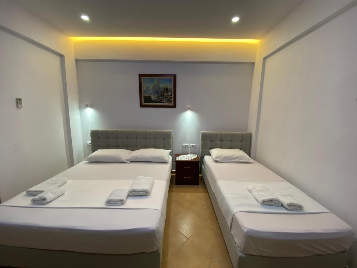 קסאמיל Eraldo Brahimi Apartaments מראה חיצוני תמונה