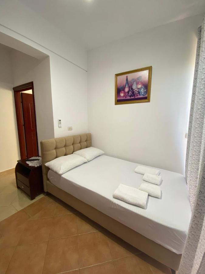 קסאמיל Eraldo Brahimi Apartaments מראה חיצוני תמונה