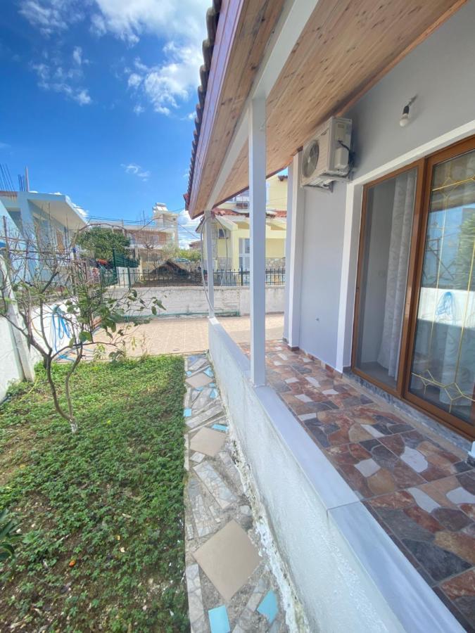 קסאמיל Eraldo Brahimi Apartaments מראה חיצוני תמונה
